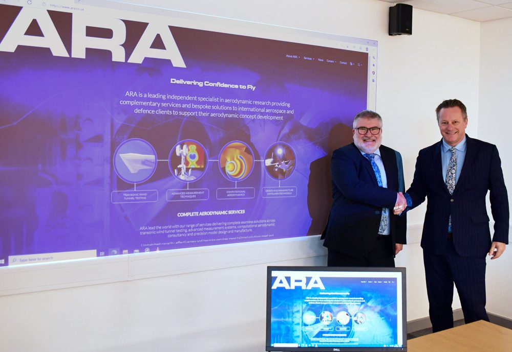 Mayor Dave Hodgson and Paul Hutchings, ARA CEO, launching the new ARA website. 22-11-2022